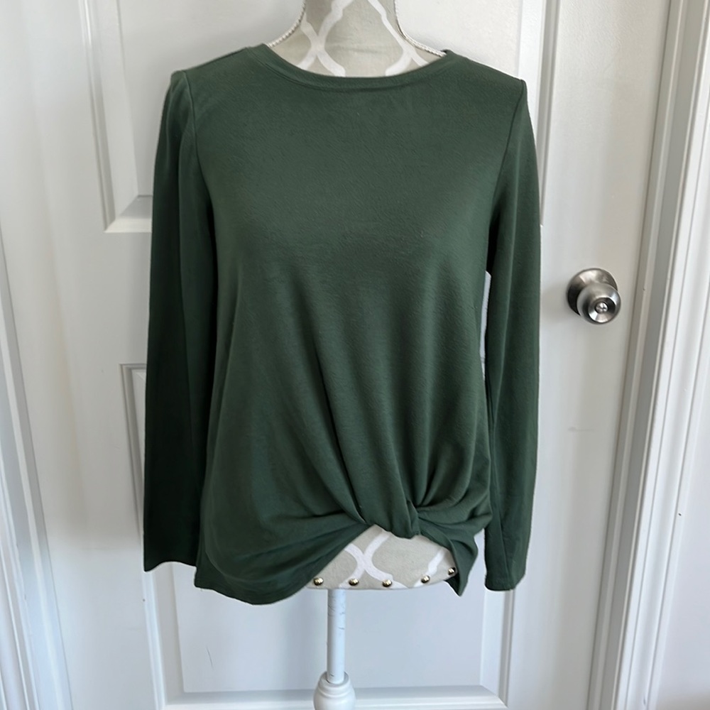 Grace & Lace front knit top size xs